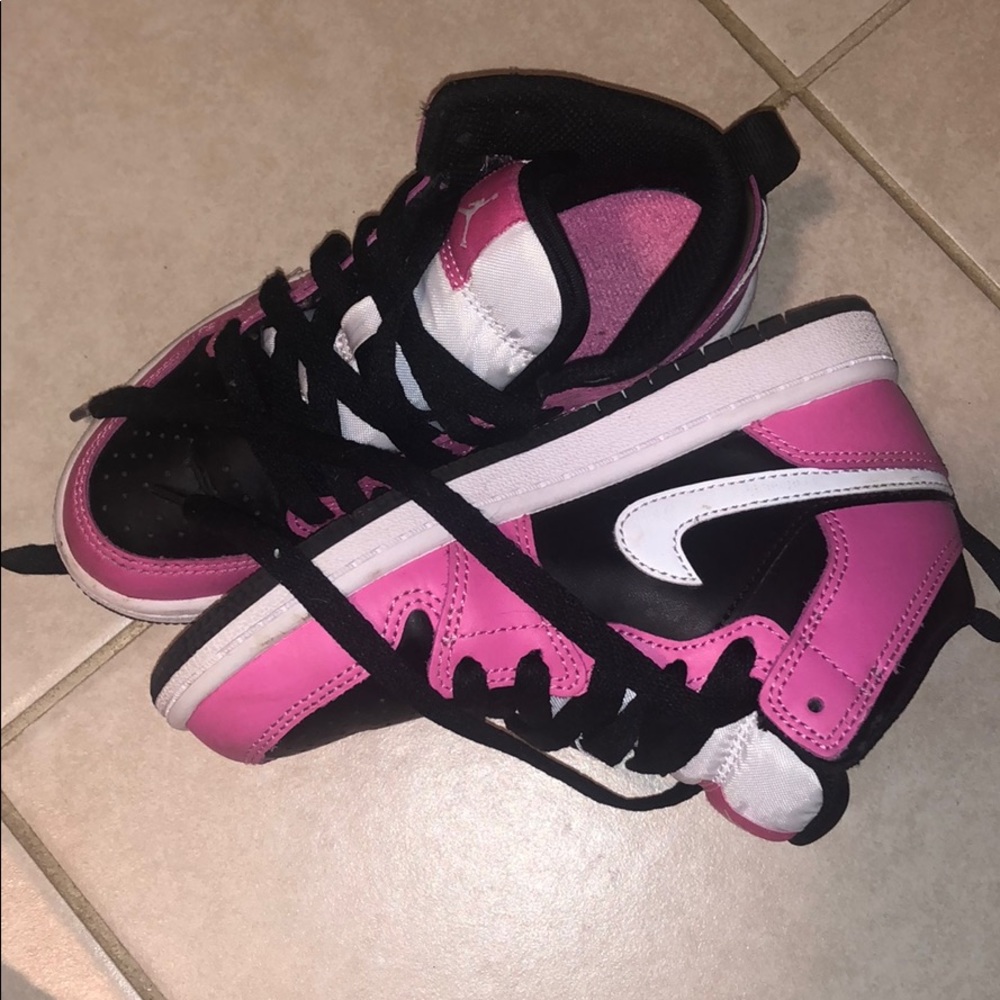Girls Nike sneakers